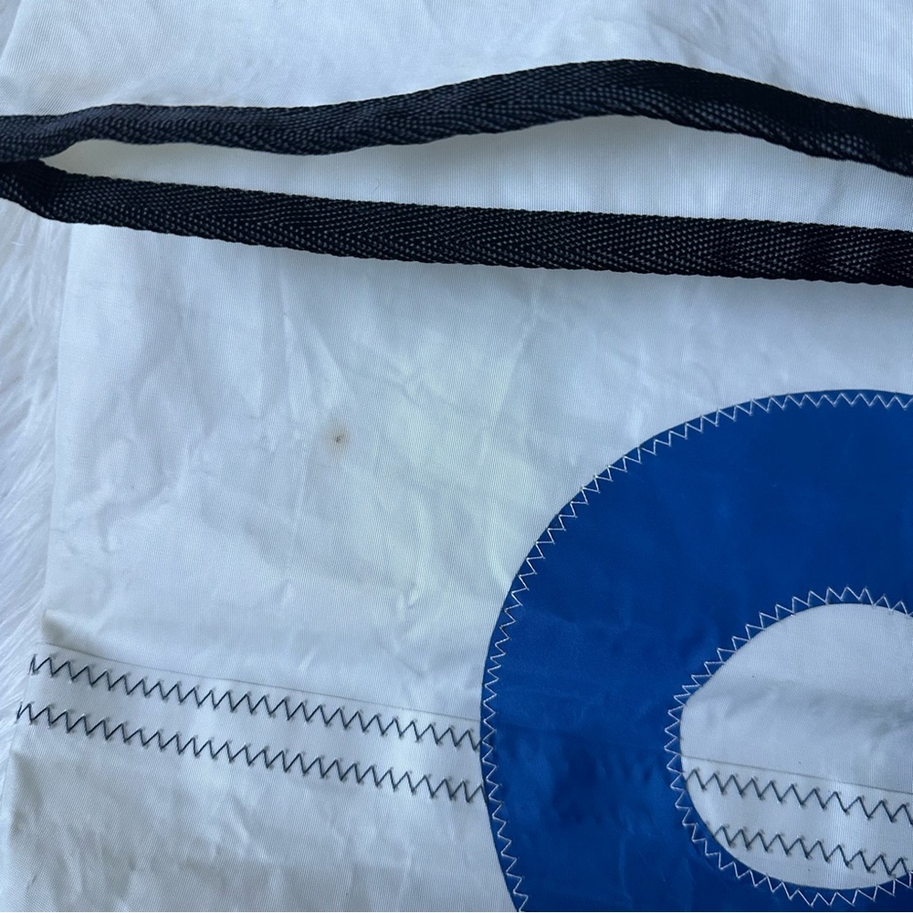 Klein & More Design 360 Sailboat Recycled Large Crossbody Bag White/ Blue - Picture 14 of 14